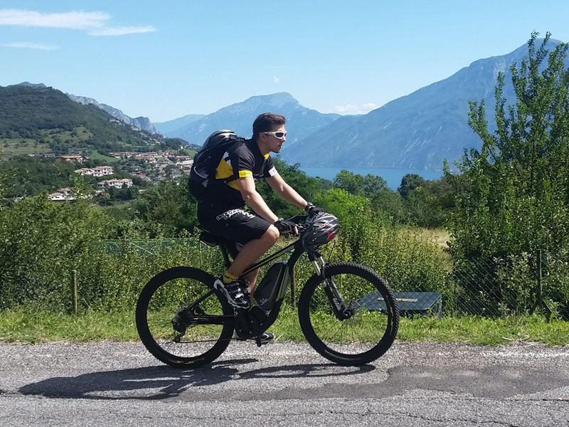 Zm Slider Mobile Bg Daniel